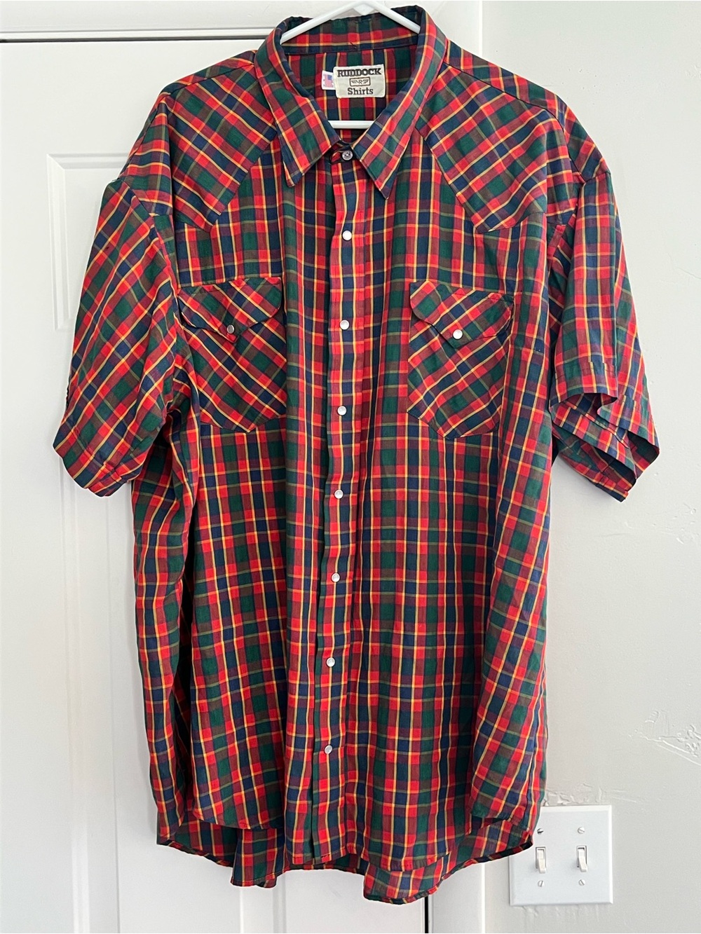 Vintage Ruddock Short-Sleeve Plaid Button-Down Shirt in Red & Green